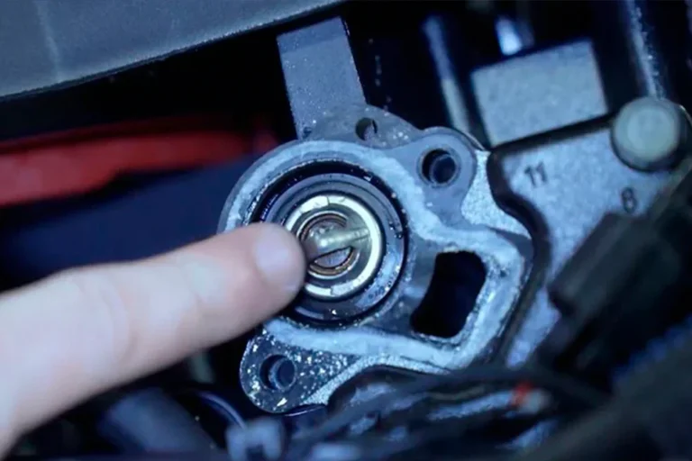 outboard engine service